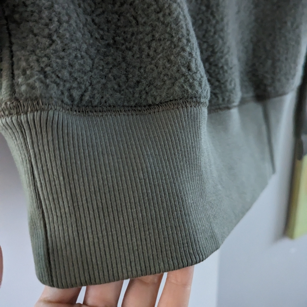 Everlane green sherpa sweater xxs